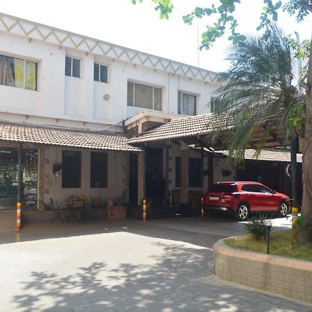 Dejavu Hotel Coimbatore Buitenkant foto
