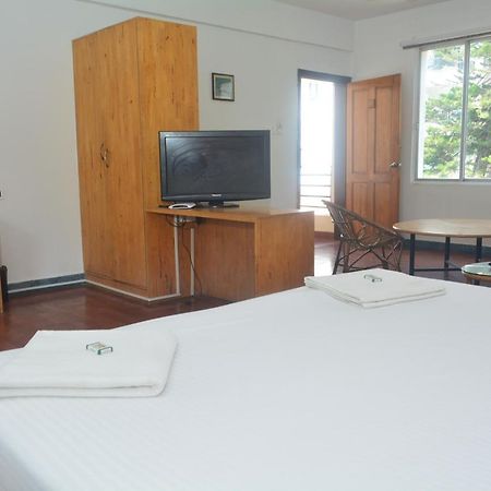 Dejavu Hotel Coimbatore Buitenkant foto