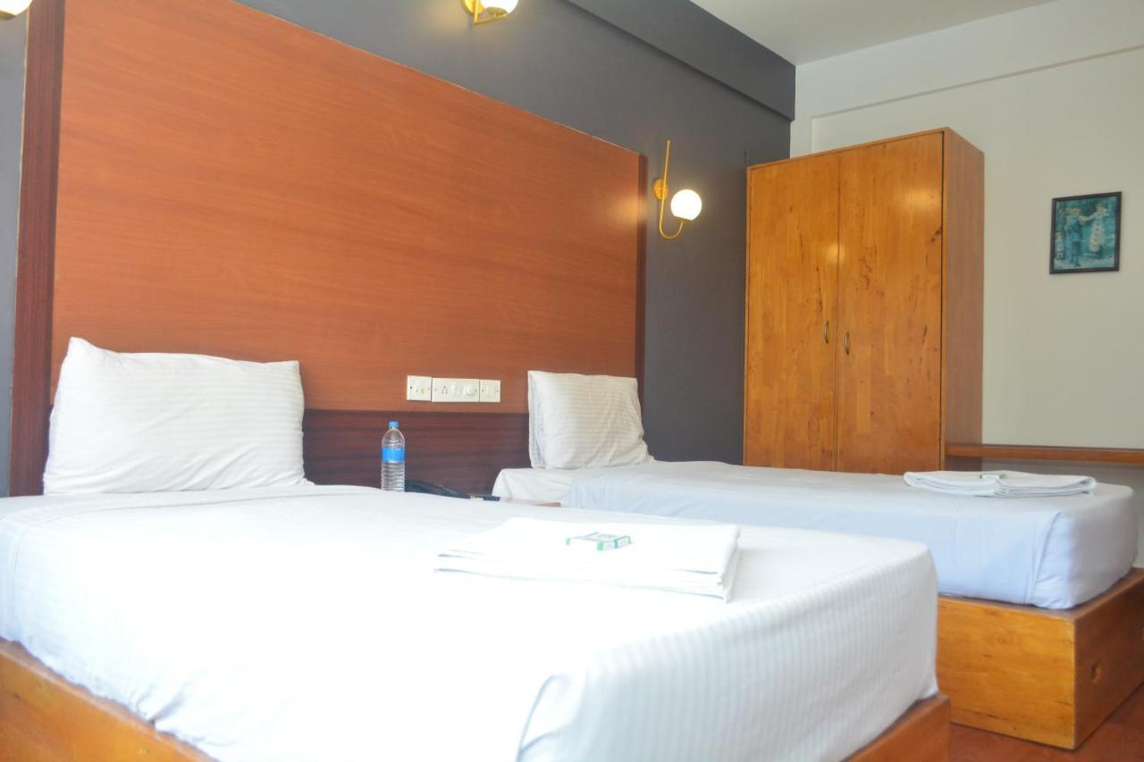Dejavu Hotel Coimbatore Buitenkant foto