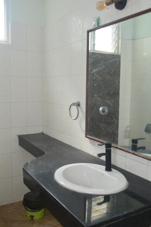 Dejavu Hotel Coimbatore Buitenkant foto