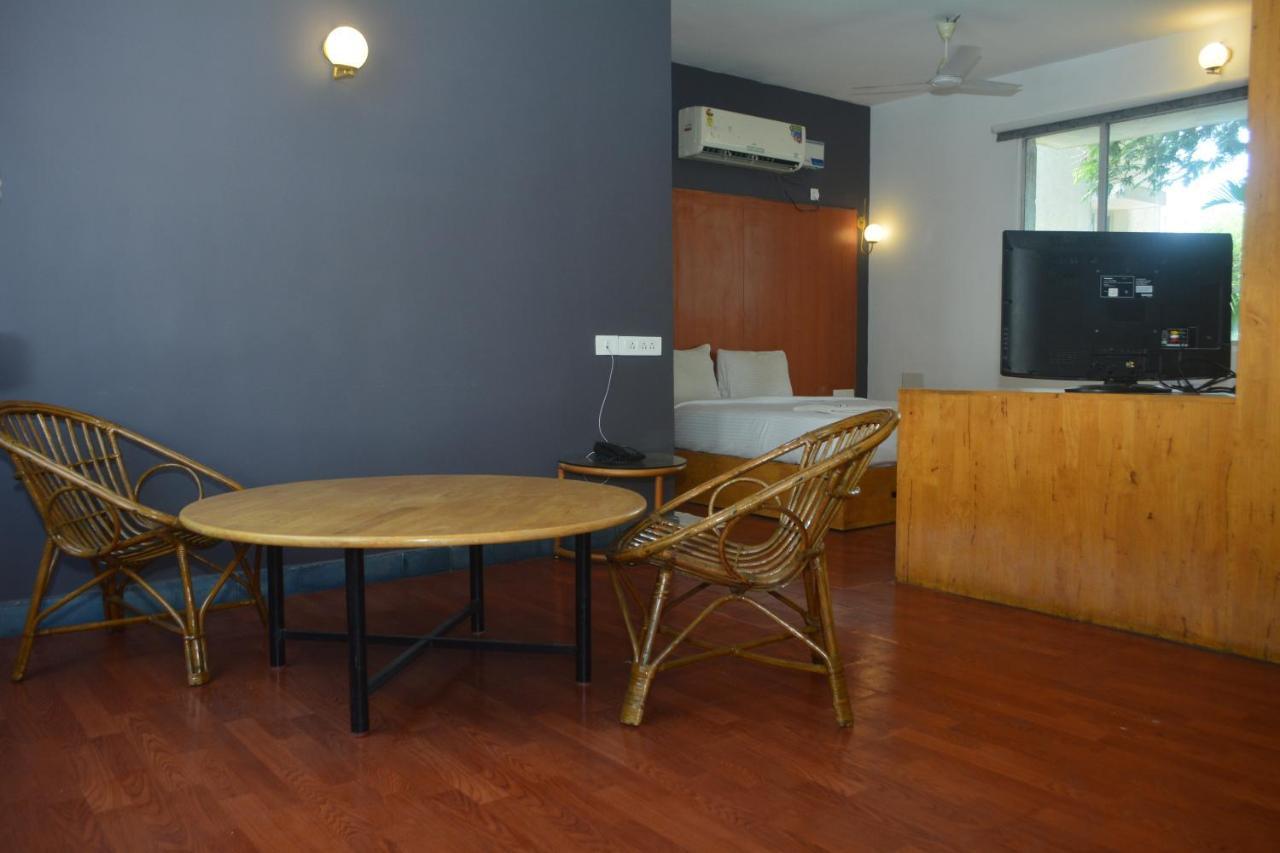 Dejavu Hotel Coimbatore Buitenkant foto