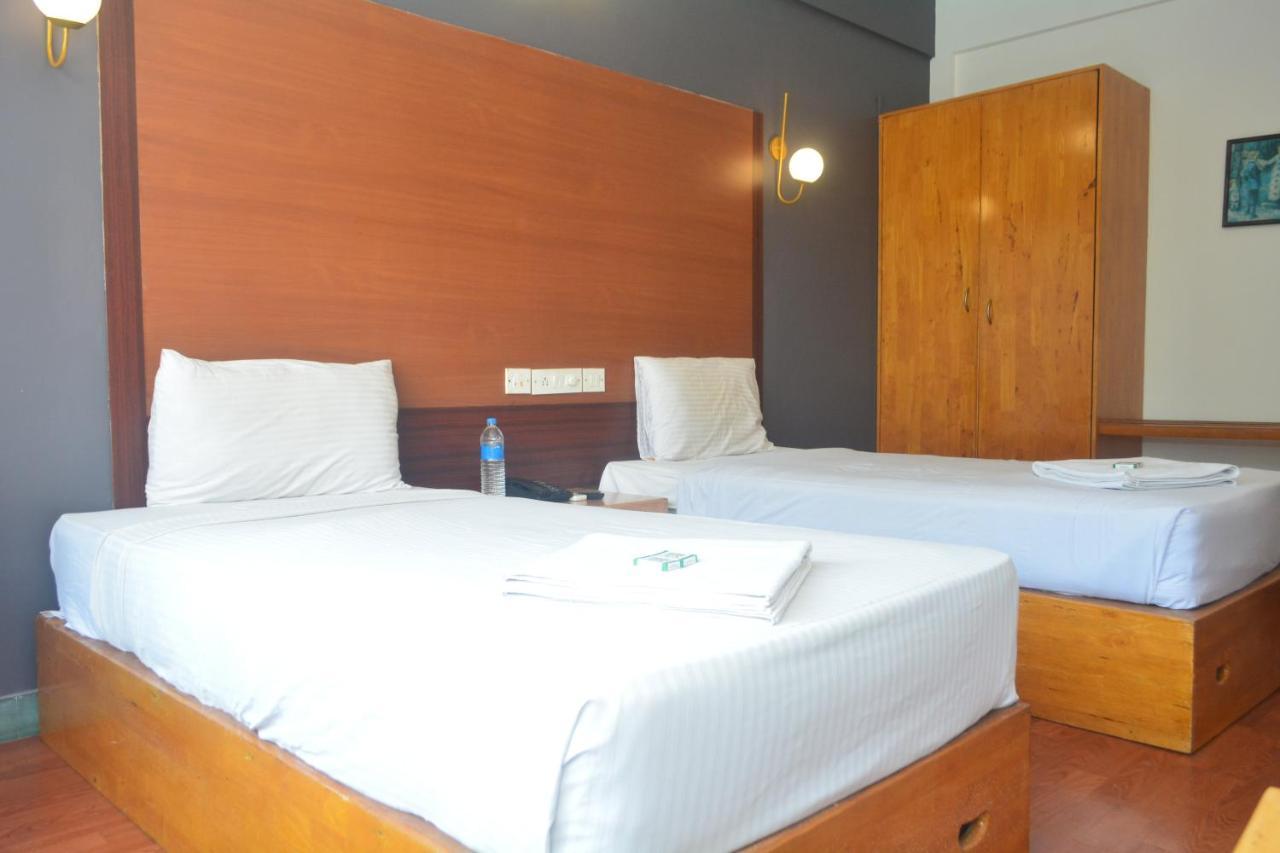 Dejavu Hotel Coimbatore Buitenkant foto