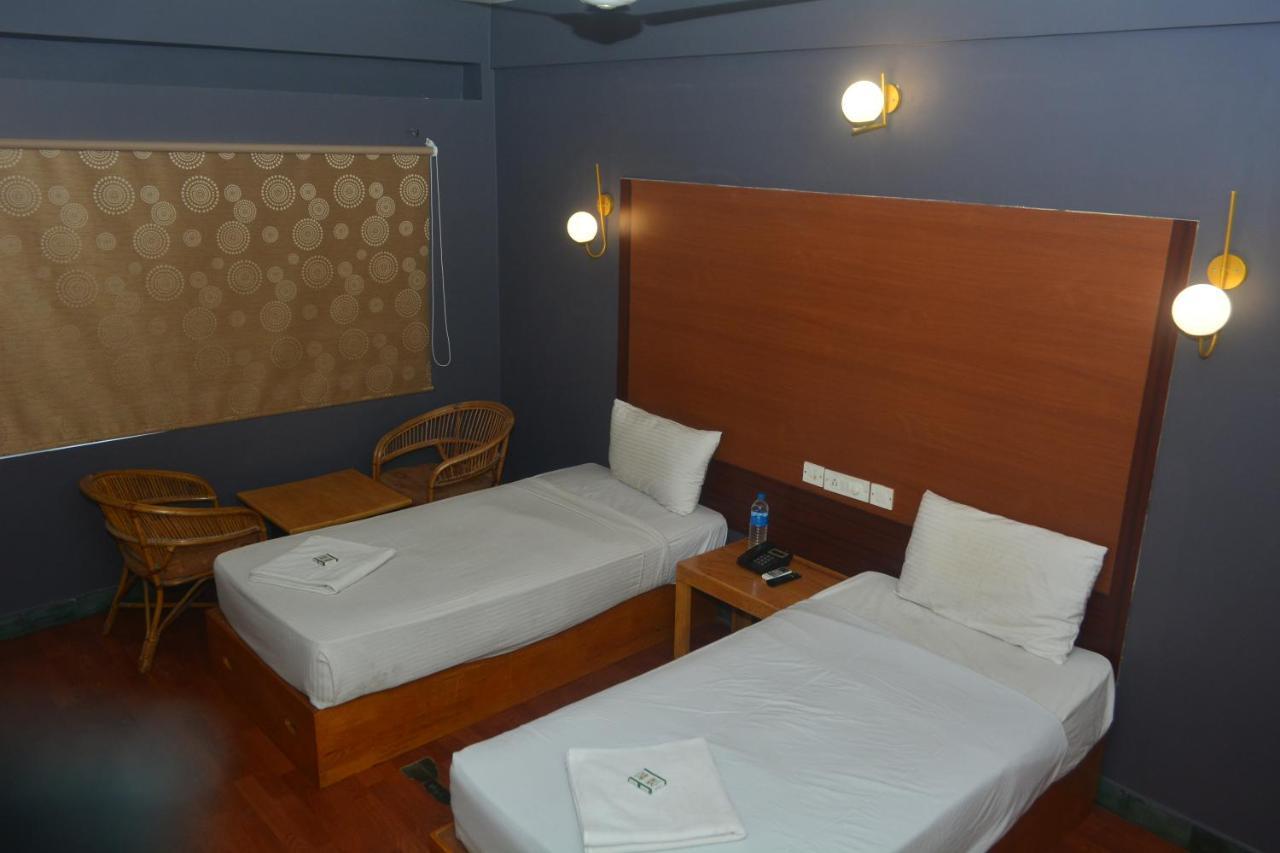 Dejavu Hotel Coimbatore Buitenkant foto
