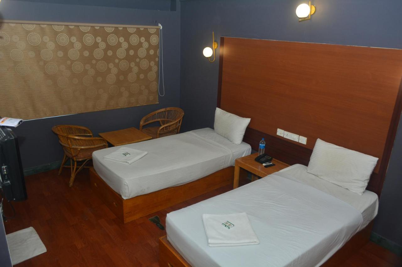 Dejavu Hotel Coimbatore Buitenkant foto